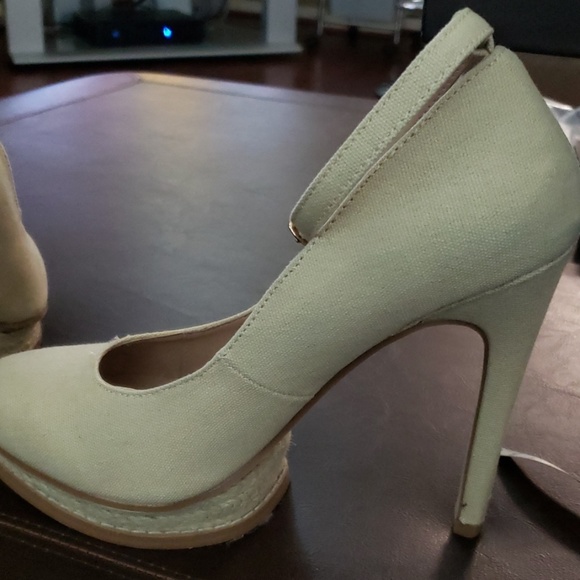 Shoedazzle Fabric platform pump - Picture 5 of 5